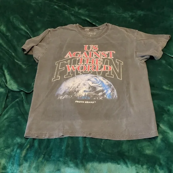 5 for 30 - Graphic tee - Picture 1 of 4